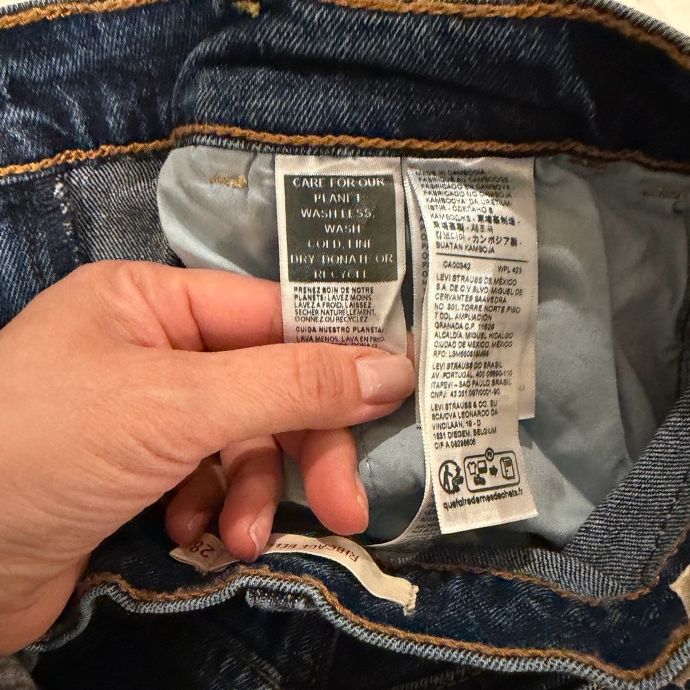 Levi’s Premium Ribcage Bell Jeans Size 28 High Rise Flare Dark Wash - Picture 6 of 12